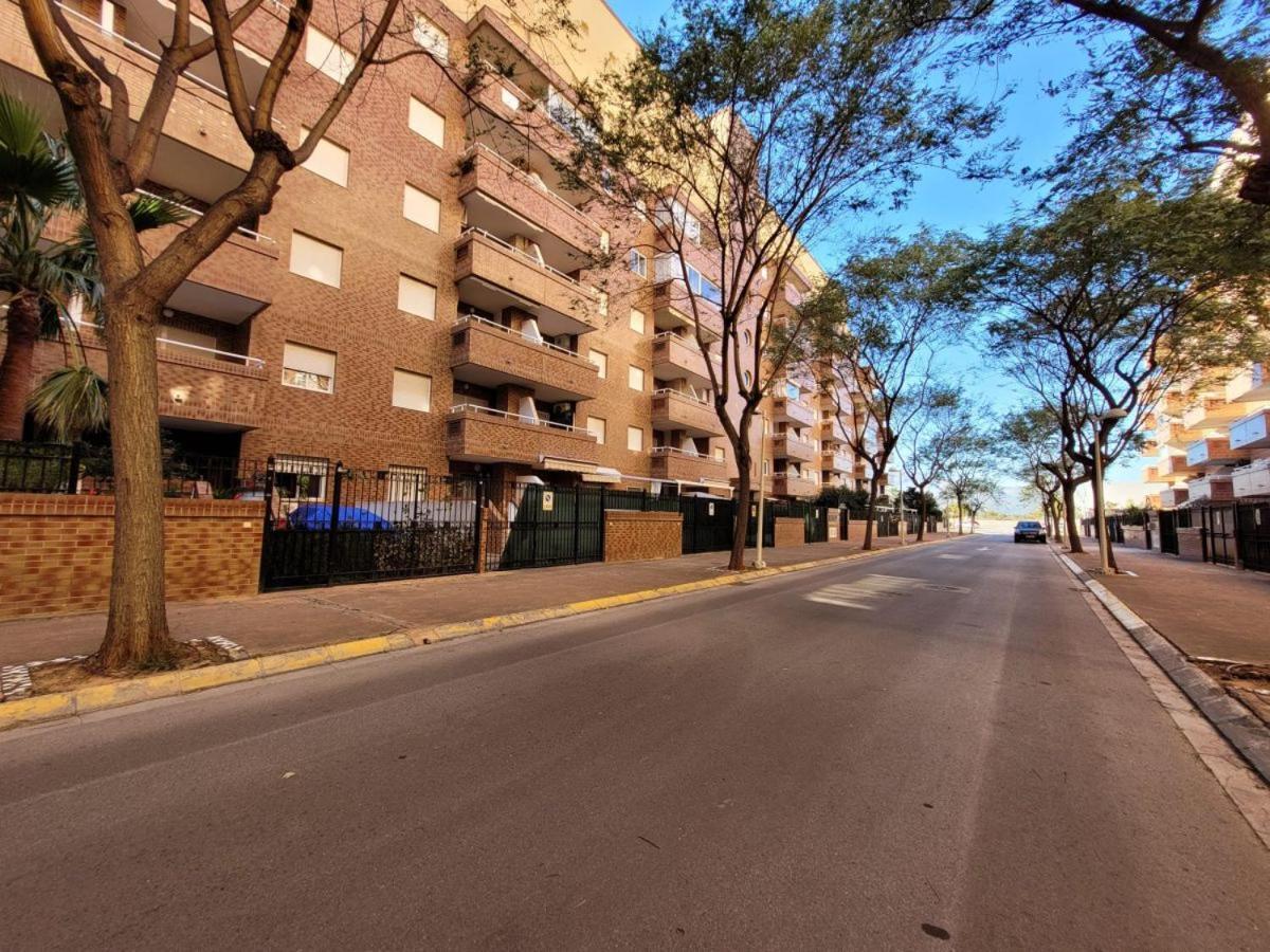 Schöne Ferienwohnung ca. 350m vom Strand entfernt Oropesa del Mar Exterior foto